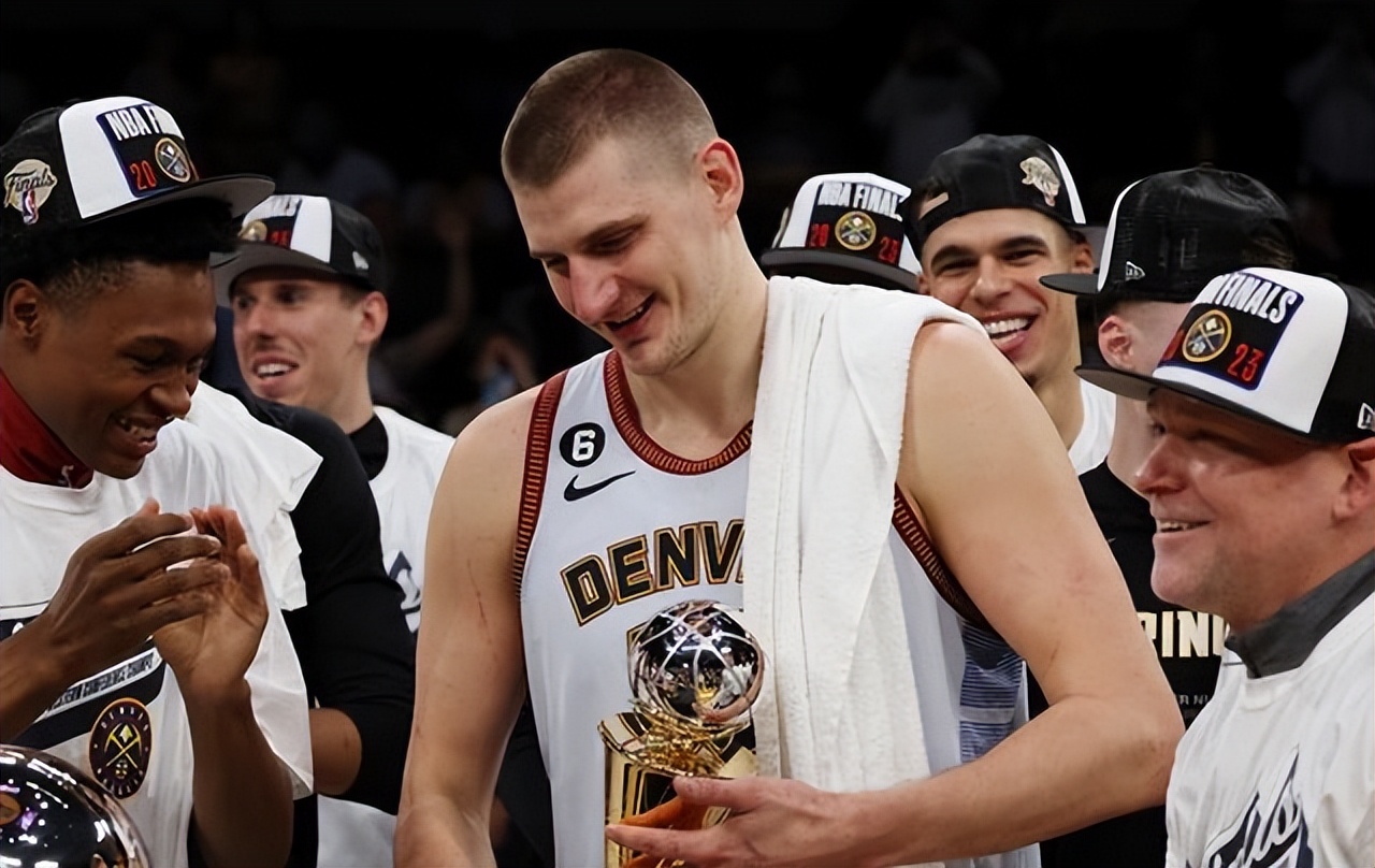 掘金4比0横扫湖人约基奇集锦,湖人0:3不敌掘金