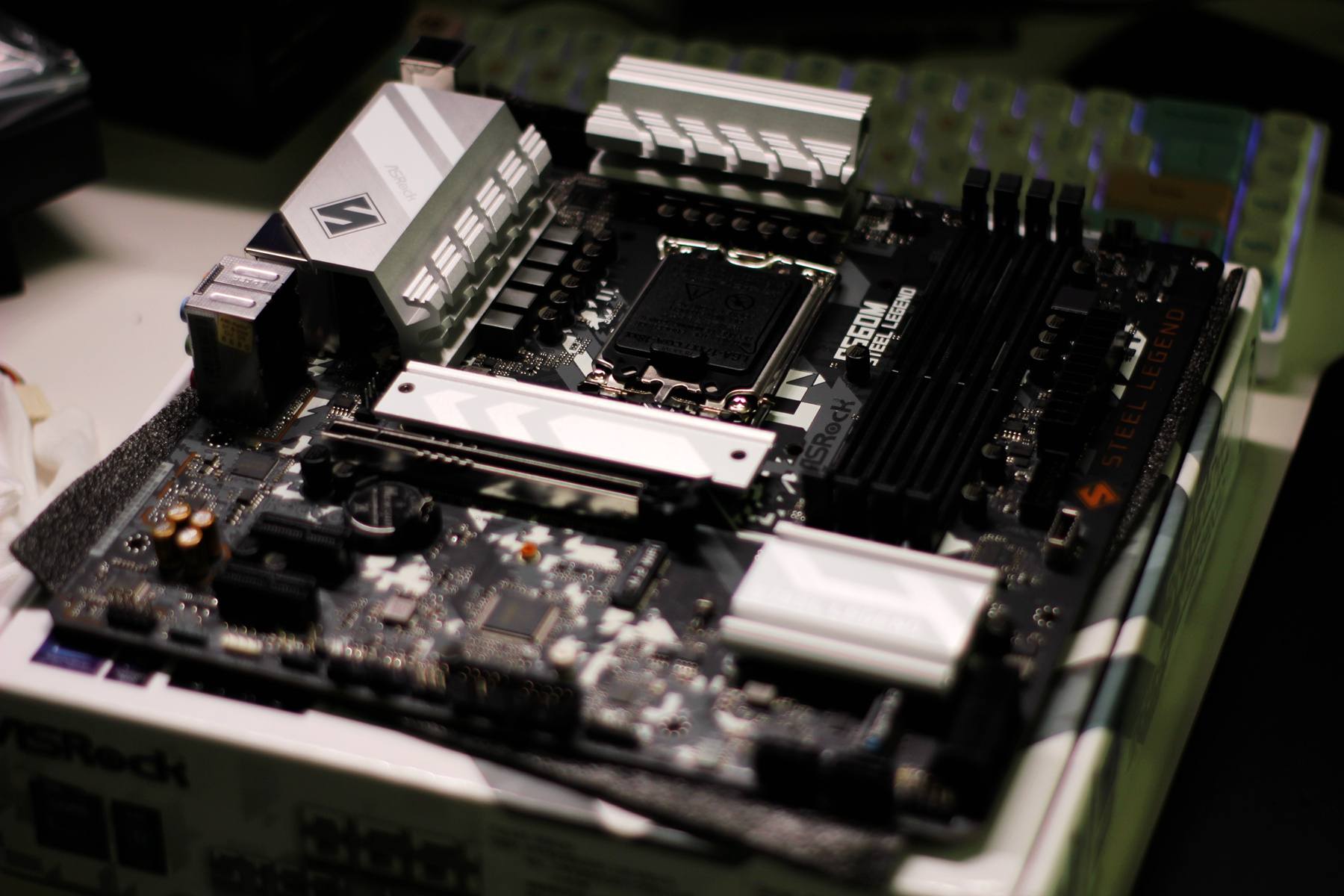 低调务实的办公电脑之选：超频三光愈2钛灰色机箱+EF120风扇