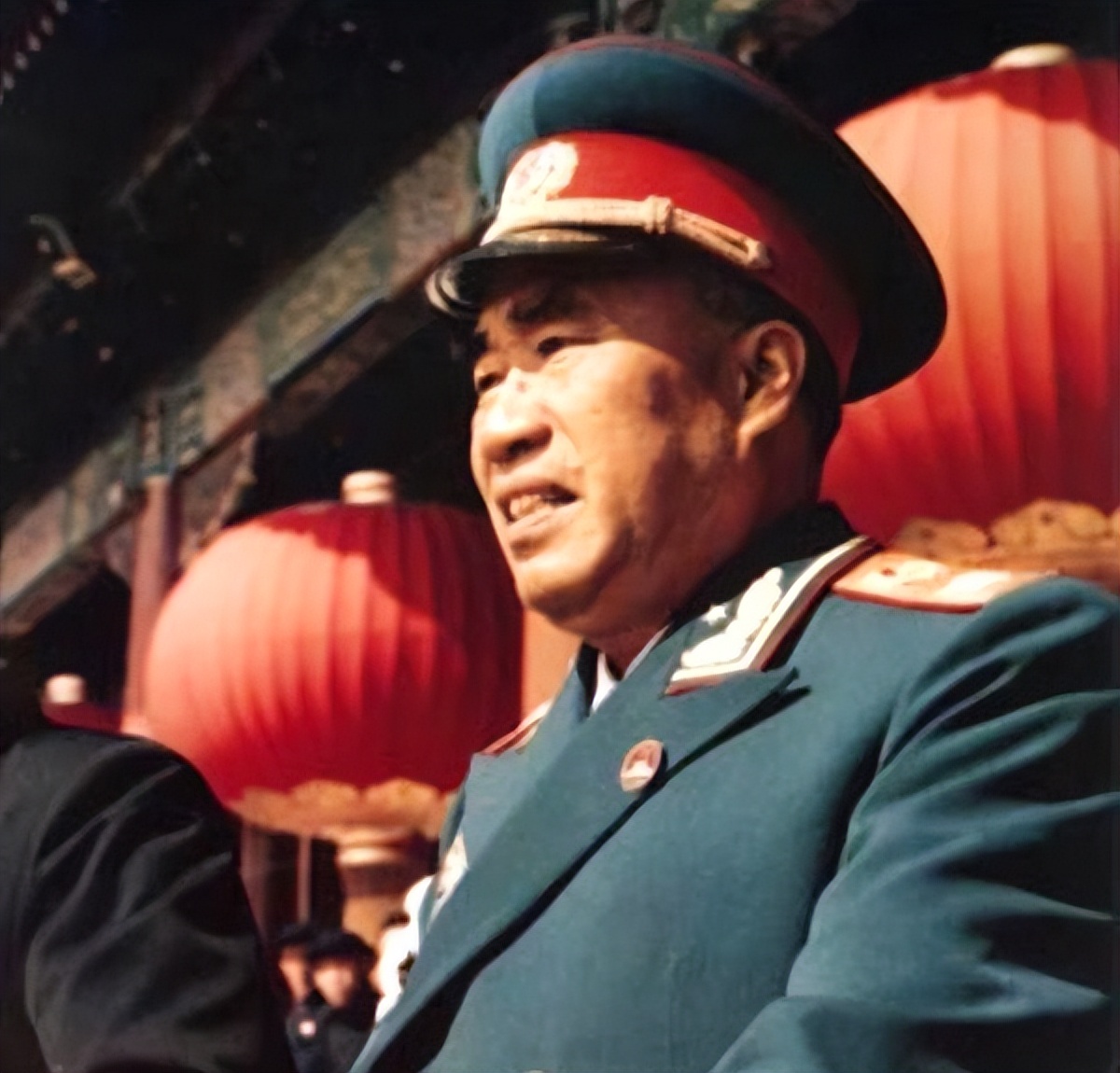 在十大元帅中,有三位不拿元帅的工资,都是什么情况