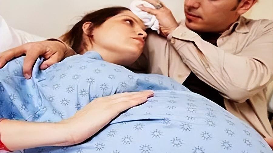 多囊卵巢综合征怎么防脱发,多囊卵巢综合征导致月经推迟长痘