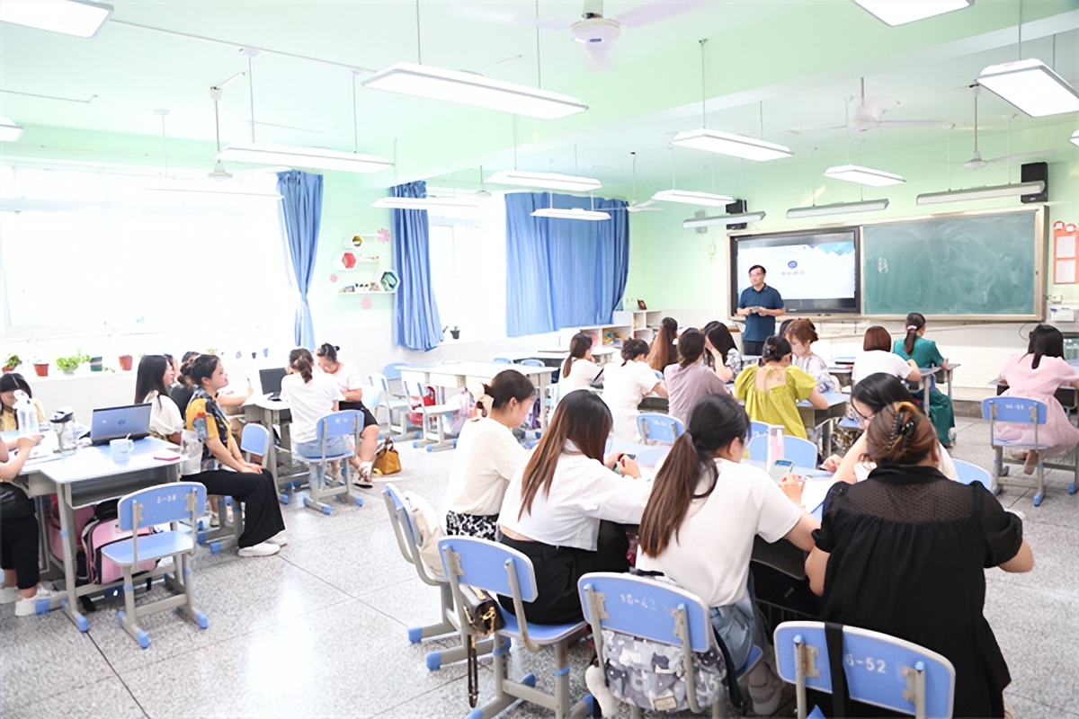 新入职老师感悟分享,对于教师入职指南的认识和体会