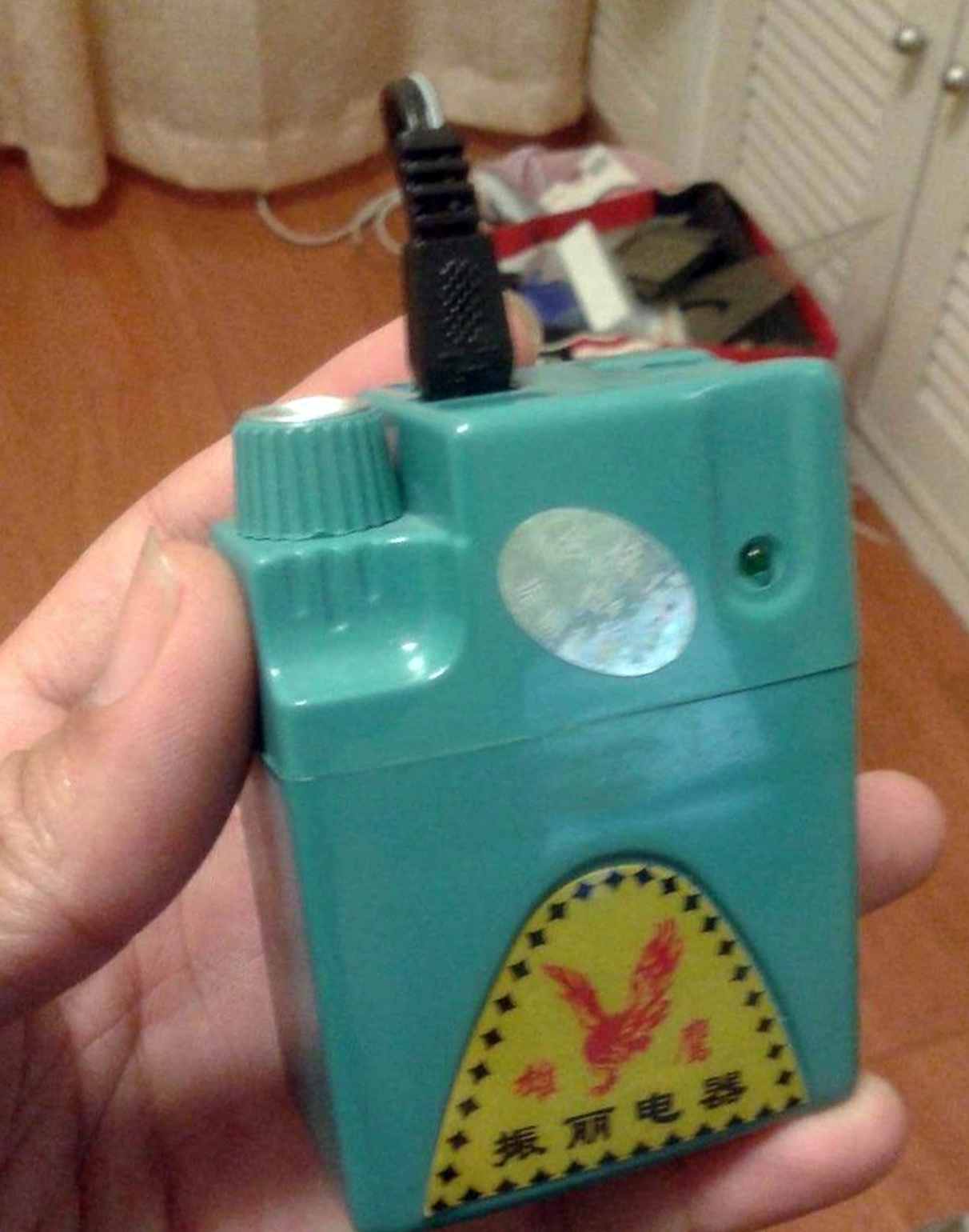 怀旧电子：万能充、MP3、带天线电视，回忆八九十年代的经典之旅