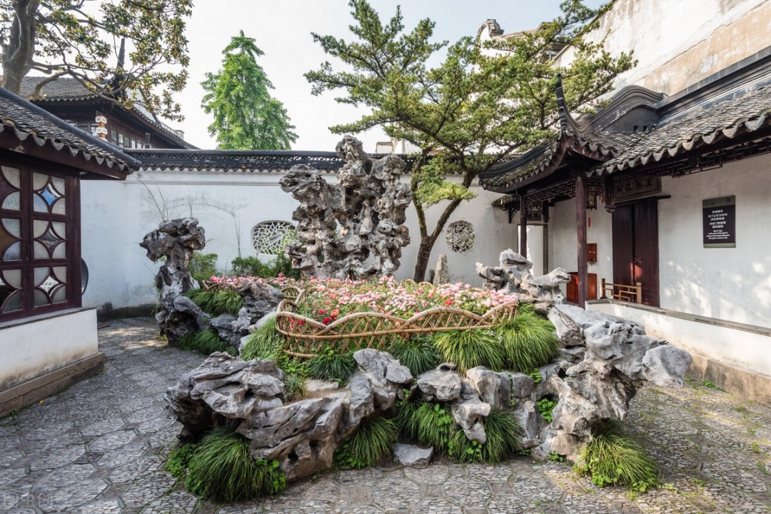 狮子林最有名的叠石假山,狮子林为什么叫假山王国