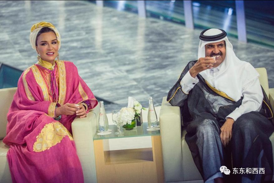 扶自己儿子当元首，独霸老公真爱，卡塔尔太后的手腕小说也不敢写