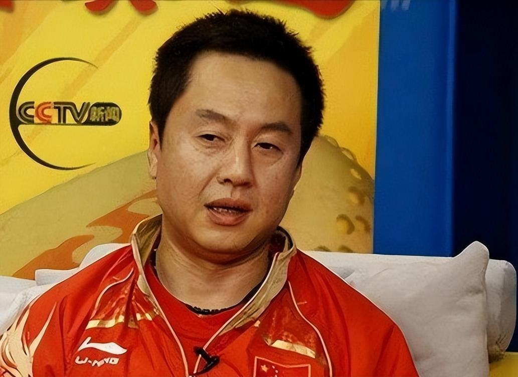 女乒教练施之皓，开除世界冠军郭跃引争议，娶小22岁弟子重回上海