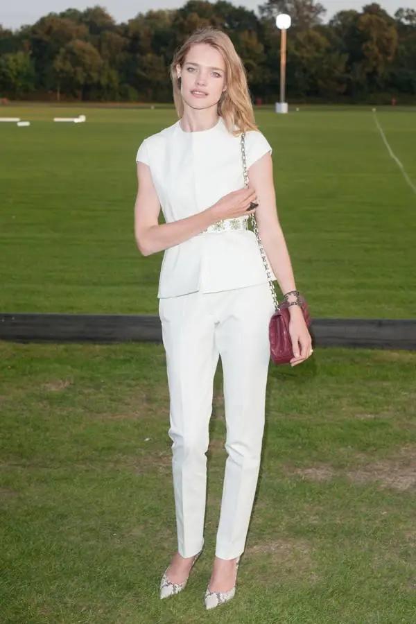 鐩樼偣淇勭綏鏂殑缇庡コ,甯︿綘浜嗚В鐪熷疄鐨勪縿缃楁柉缇庡コ