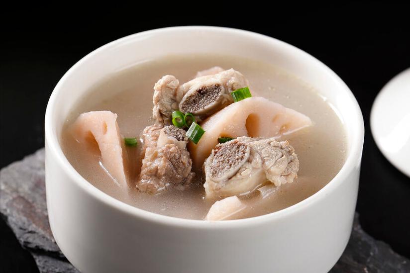 煮莲藕汤不发黑的方法,莲藕汤浓白不发黑