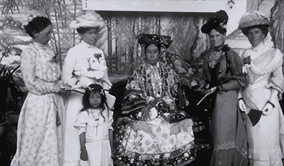 变态的纳粹德国，*光脱**犹太人女人衣服，集体*杀屠**!2