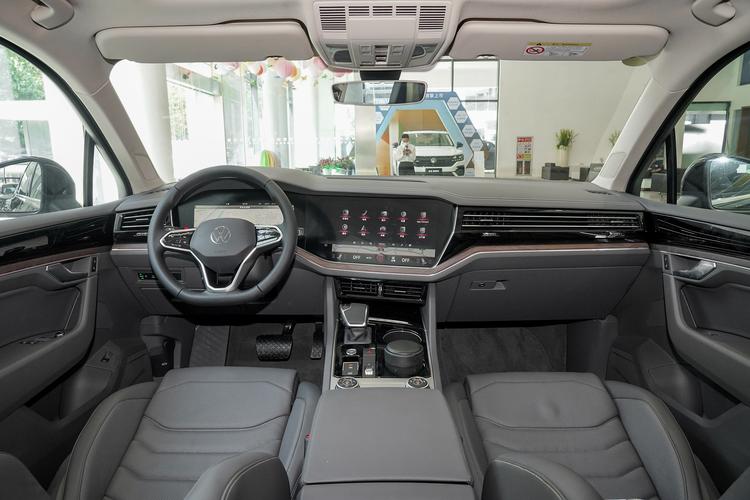 途锐和宝马x5深度对比,开完大众再开奥迪