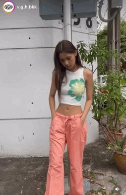 这个夏天一定要穿小吊带,夏天就是要穿上好看的小吊带