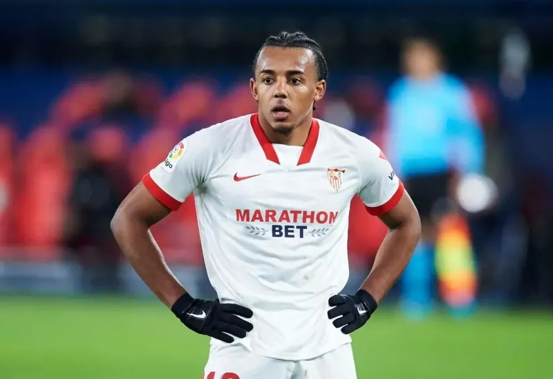 现役法国黑人中后卫金字塔：科纳特3档，孔德意外2档，1档太强