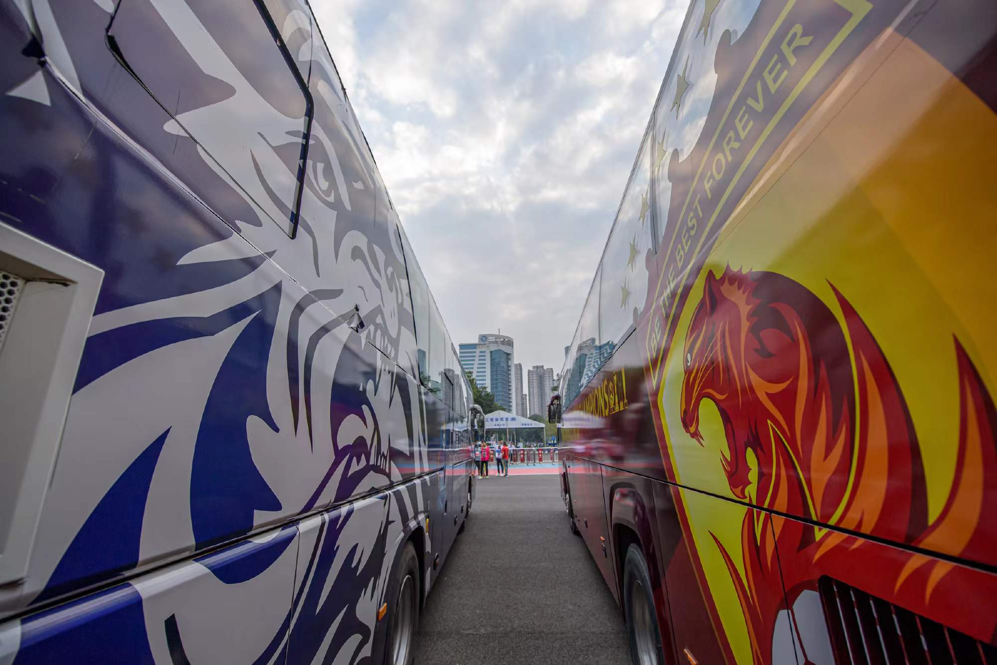 张琳芃罚点球震飞球门,张琳芃失误为啥还用他踢主力