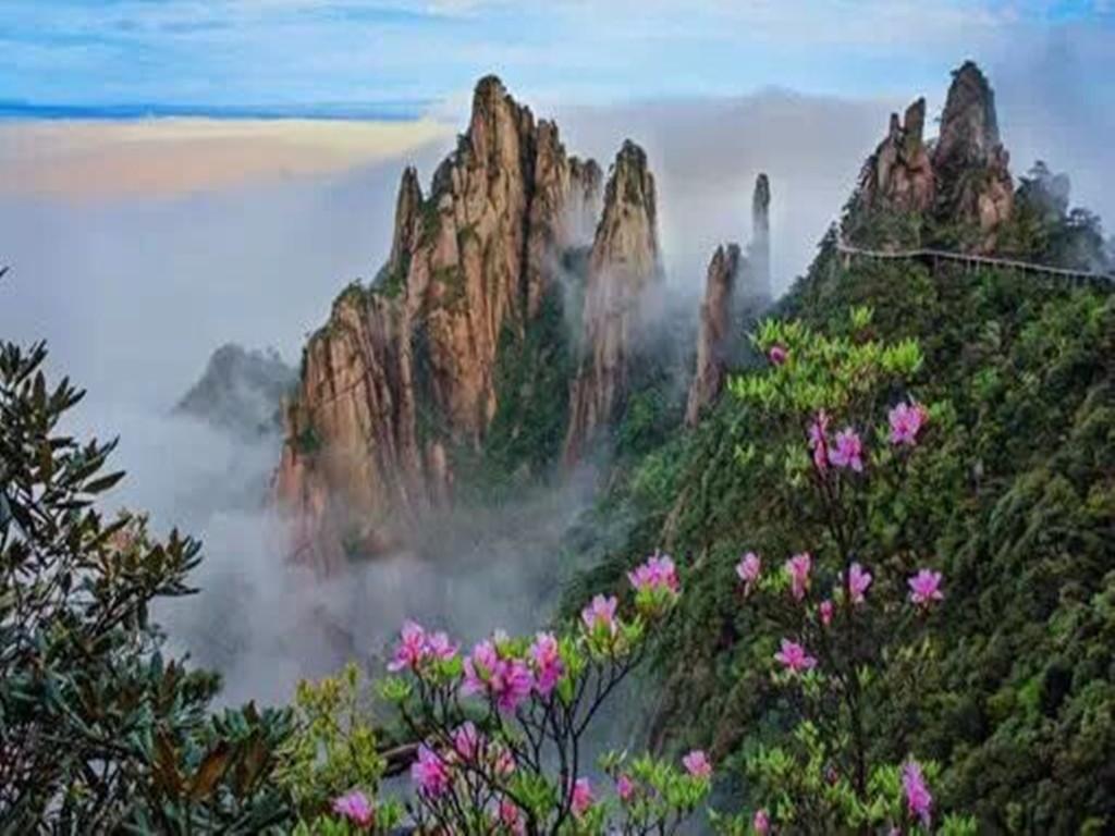 国内最值得爬的十座名山,一生必爬的三座名山