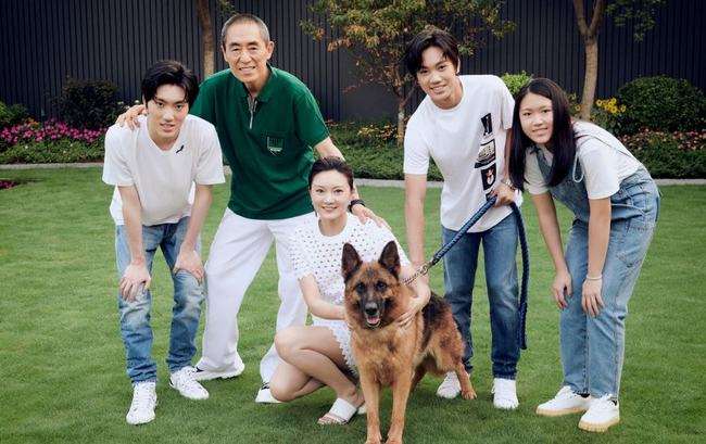 张艺谋妻子发文感慨,张艺谋妻子情人节发文示爱吗