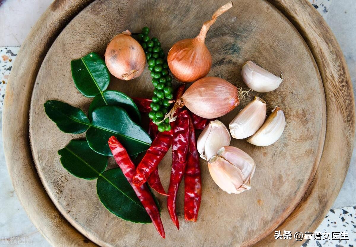 口臭太烦人教你一招,口臭你知道吗