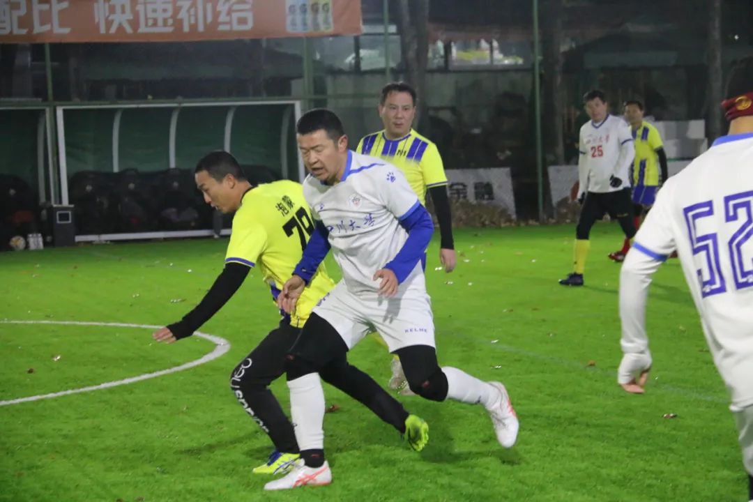 4度的天气,在4000的海拔踢球是什么感受