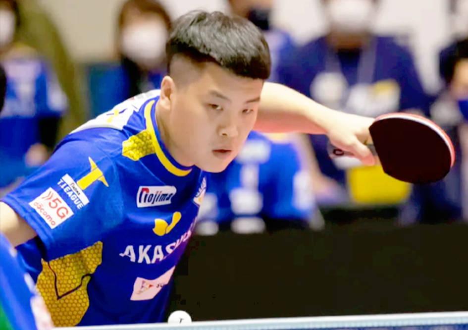 38岁日本足球老将,28岁巨星打日本后卫