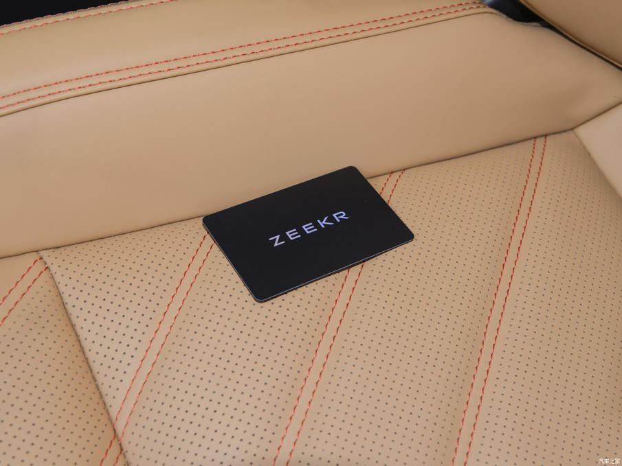 销量节节高推荐ME版2022款极氪001该怎么选