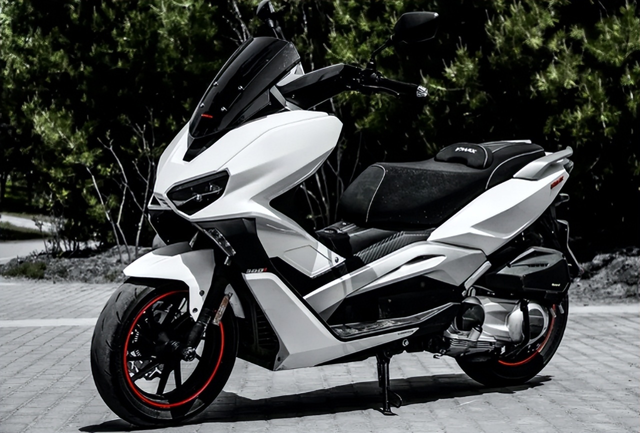 250-300cc踏板哪款尺寸最小,250cc以下性能最好的踏板