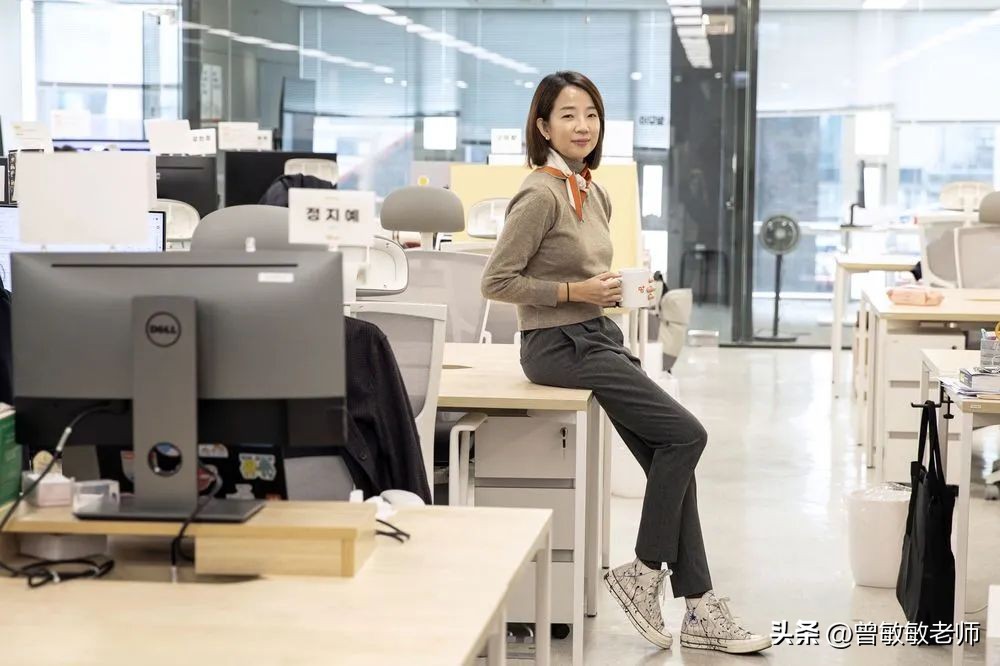 韩国生育率低女性教育水平,生育率下降韩国什么行业最火