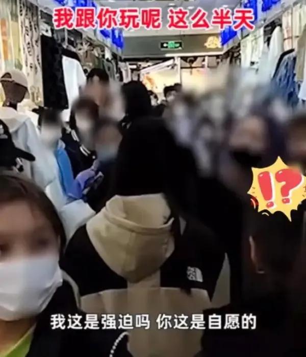 衣服试了就要买?顾客遇到霸王店