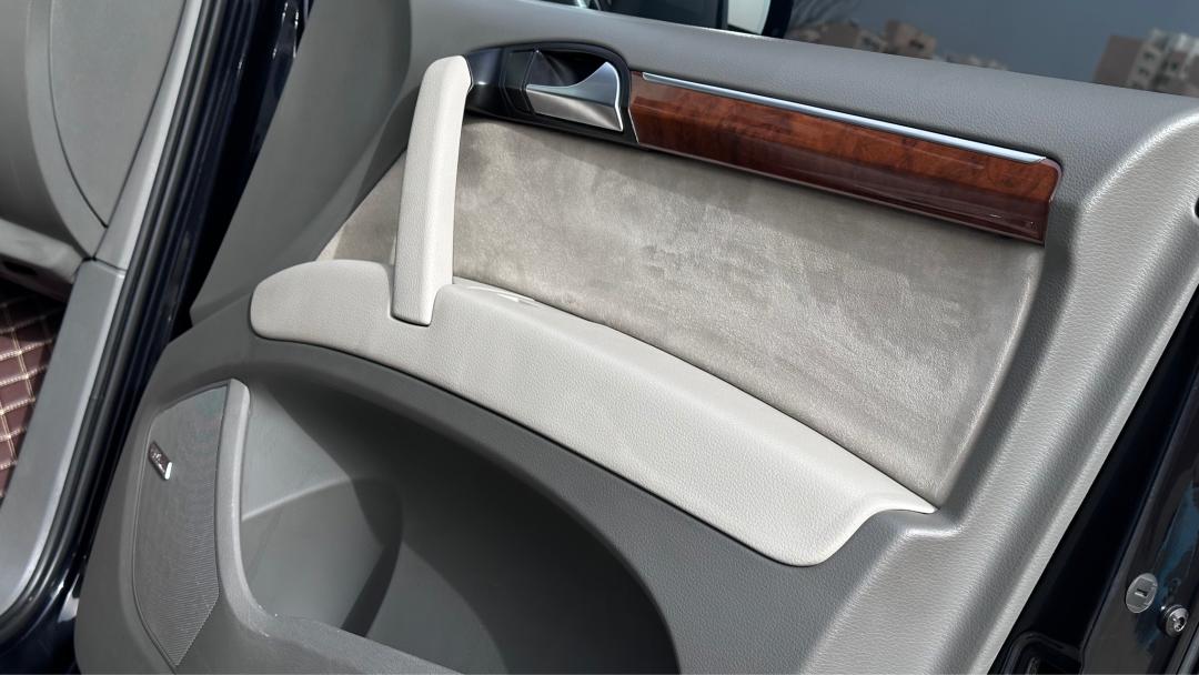 老款奥迪q74.2报废,奥迪q7新能源报废车