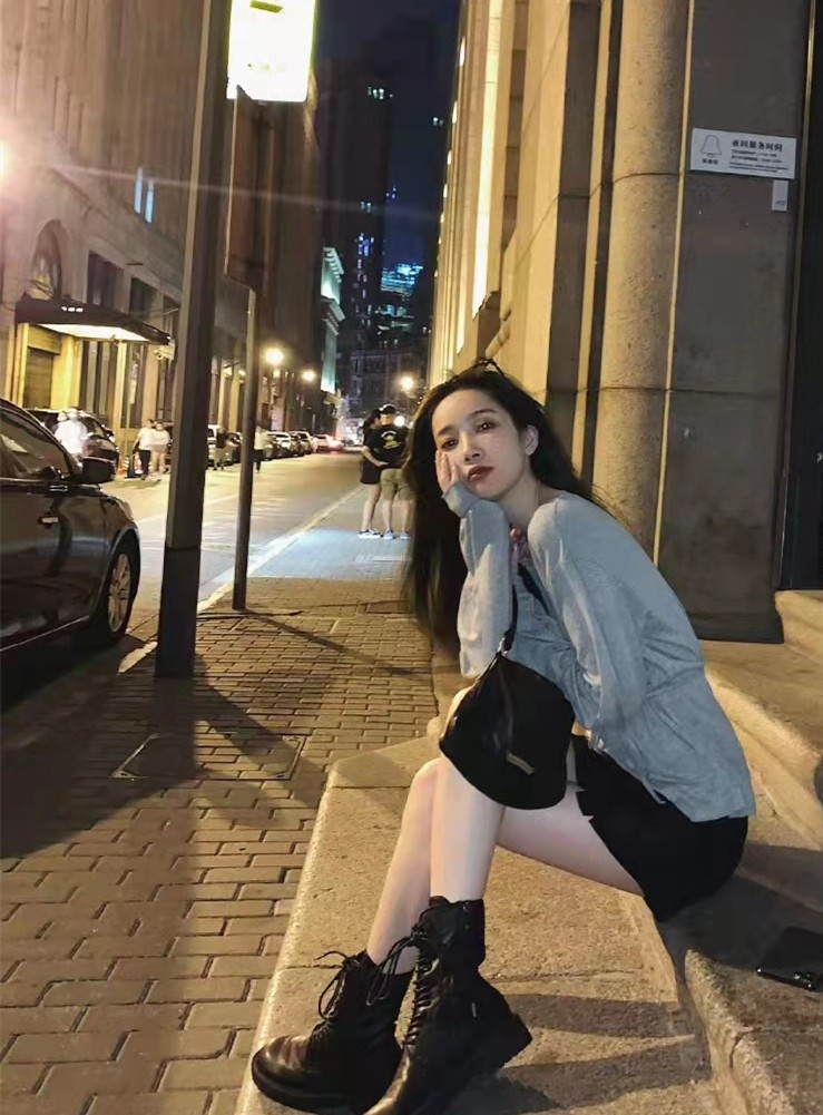 你适合穿高跟鞋还是平底鞋,高个子适合穿长靴还是短靴