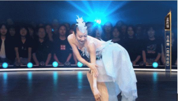 贾玲沈腾本色出演张小斐,贾玲张小斐2020微博之夜红毯视频