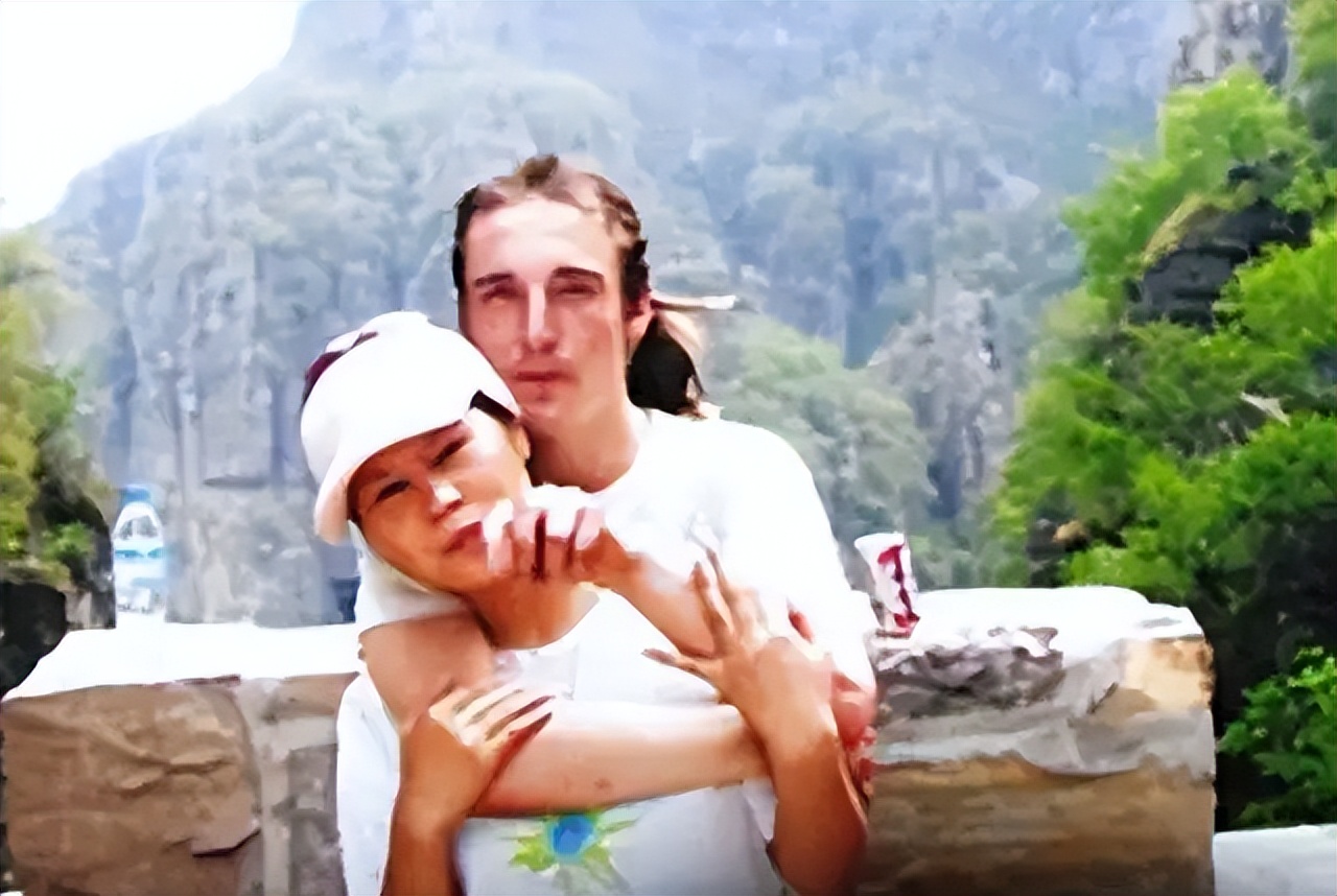 广西南宁女孩因车祸残疾,广西女孩生病瘫痪了老公一直照顾