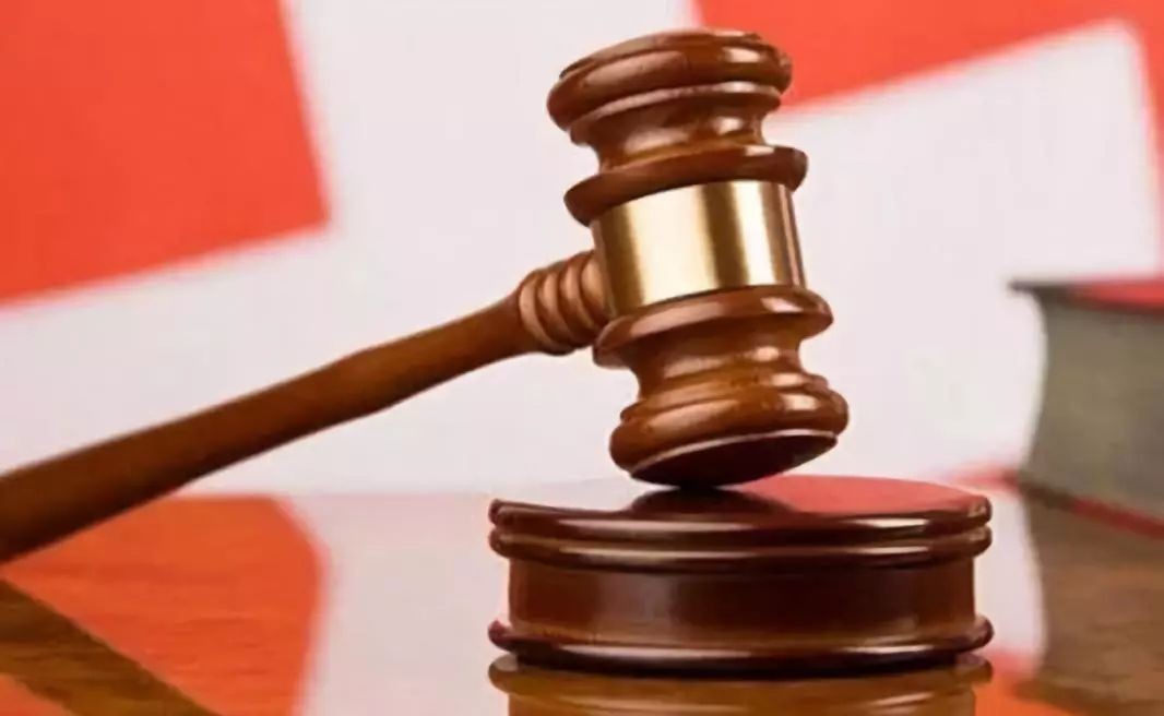 男子为救老太压断12根肋骨第二集,男子抢救老太压断12根肋骨被起诉