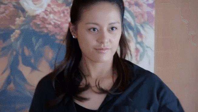 43岁董洁演“*妇情**”，教科书式撩汉，不靠颜值靠懂事