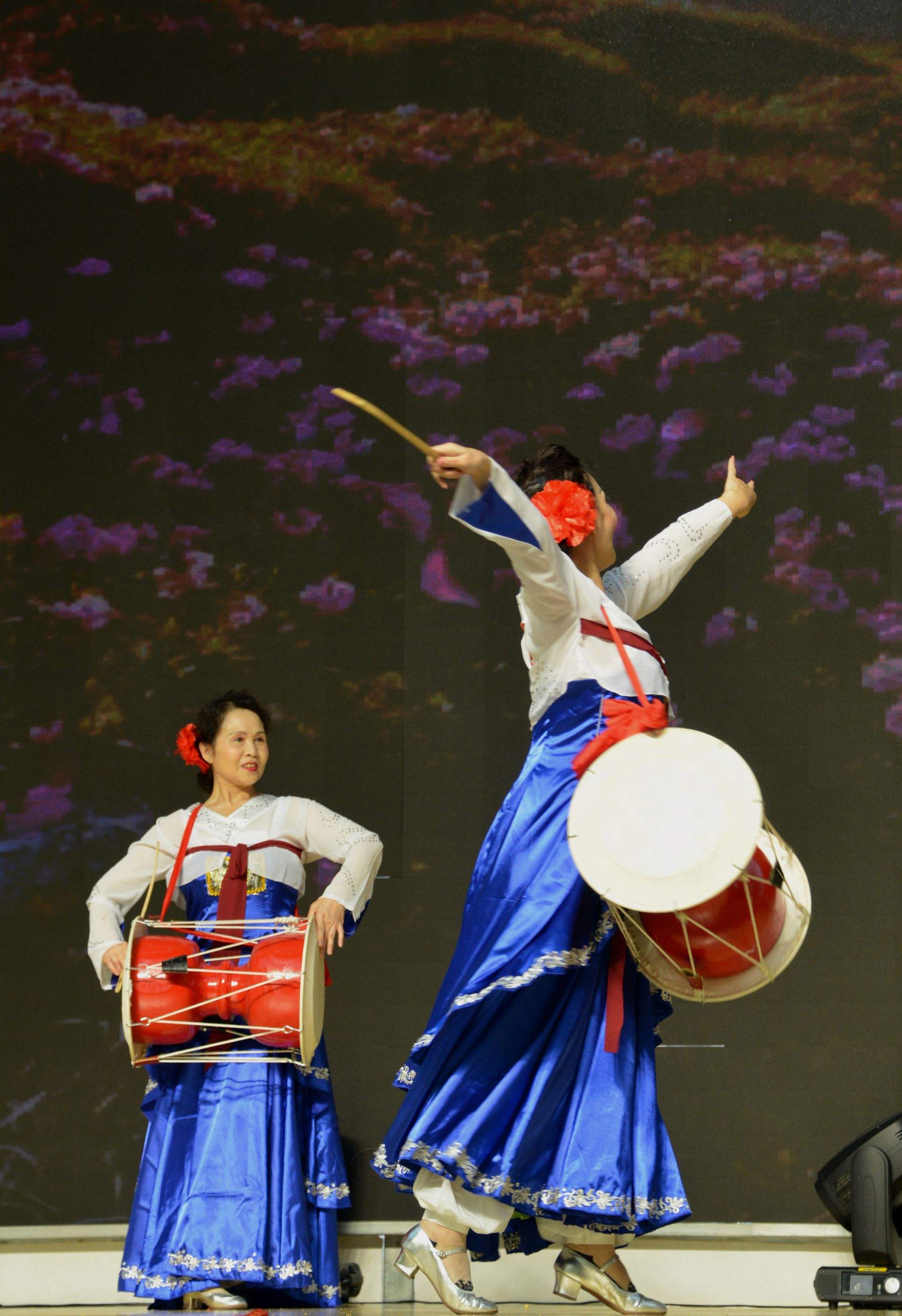 朝鲜人是高丽还是新罗的后裔,朝鲜人是什么民族后裔