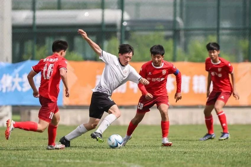 帅！大同足球小将全国比赛分组夺冠，成功晋级