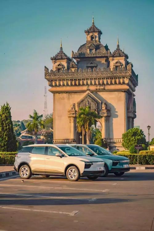 爱驰u5内饰效果图大全,爱驰u5新款黑科技