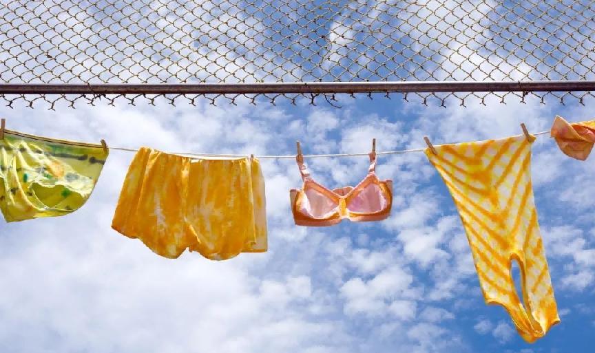 女裤总是湿湿的如何治疗,女裤上发黄有异味什么原因