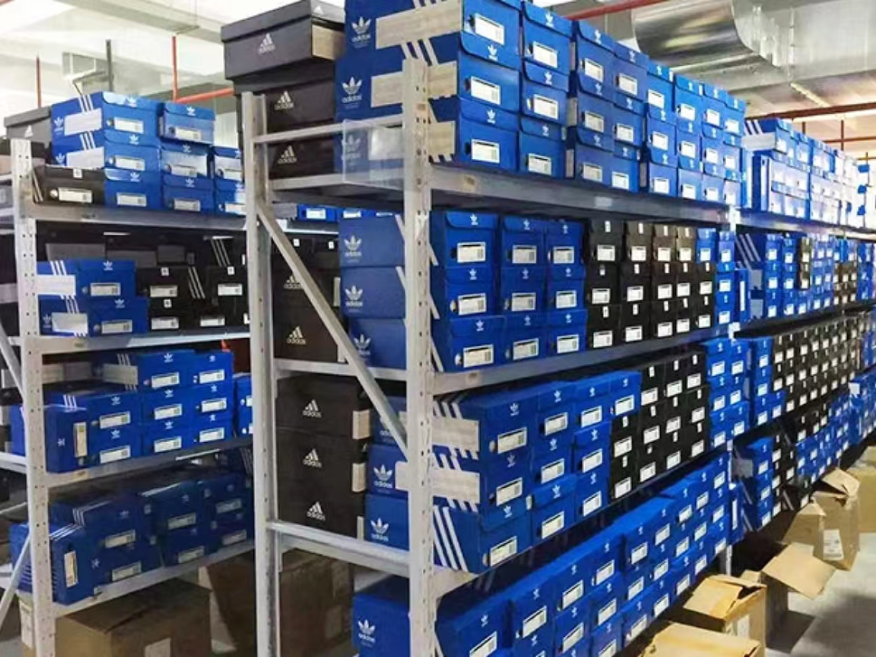 奥莱阿迪折扣店怎么加盟,阿迪耐克折扣店加盟国外