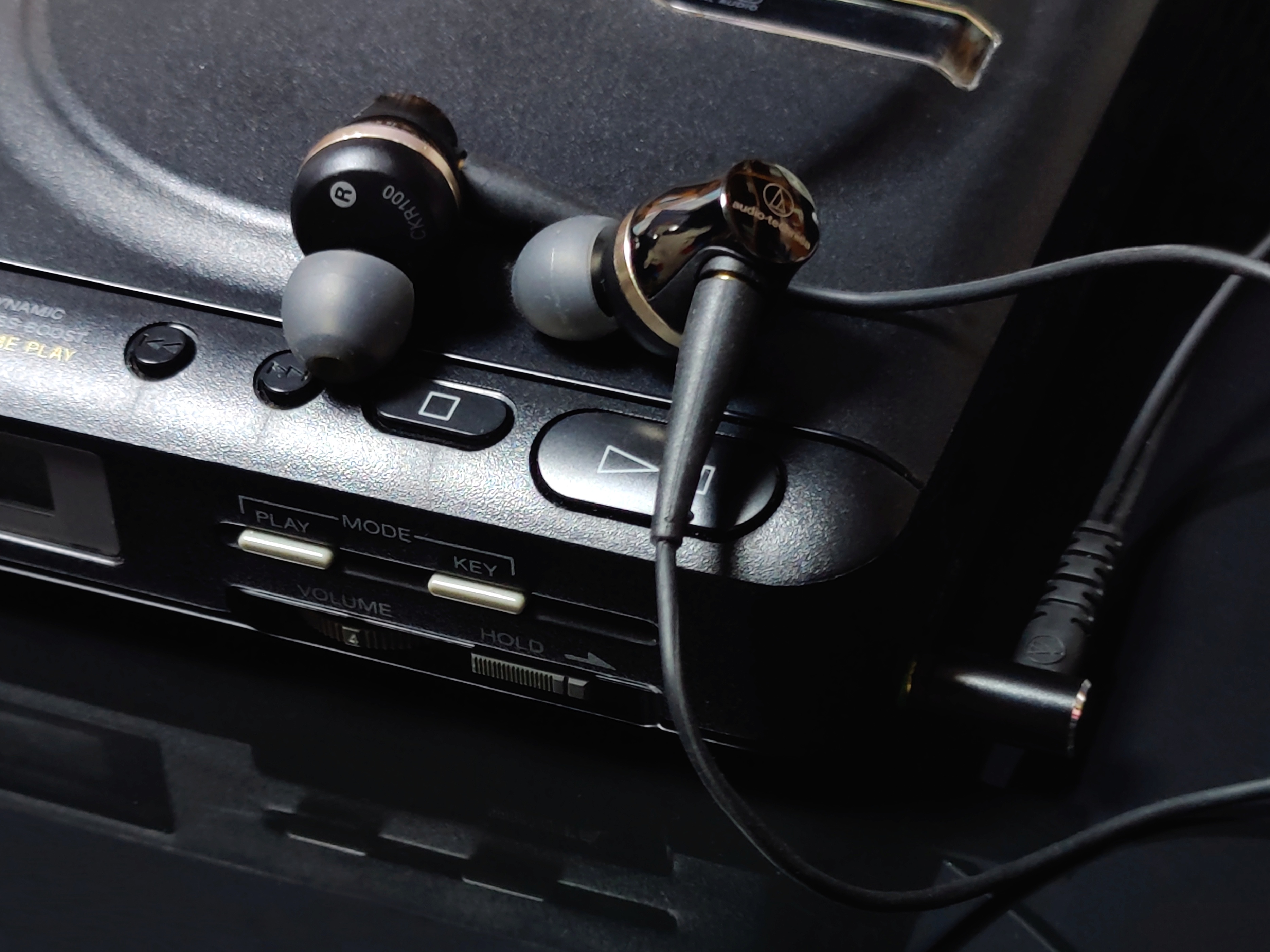 铁三角耳机ckr100系列测评,铁三角ckr100对比jvc1200