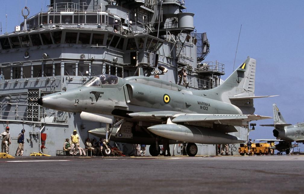 巴西海军西阿级船坞登陆舰,075两栖攻击舰巴西