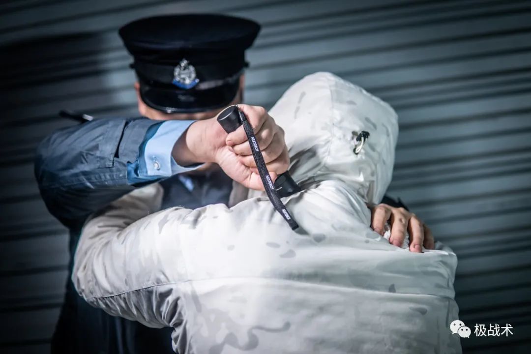 纳丽德手电筒p82测评,新标准战术手电对比纳丽德p80