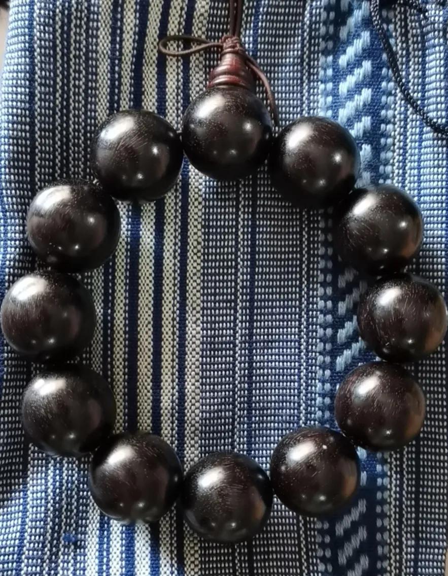 爱它，就盘它！风靡一时的手串热度过去了，你的宝贝还好吗？