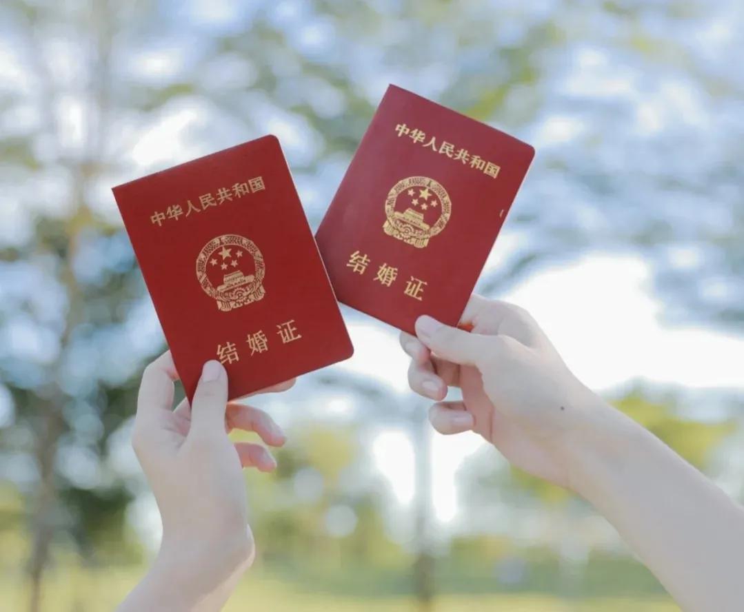 领证后求婚的文案,领证结婚甜蜜暴击文案