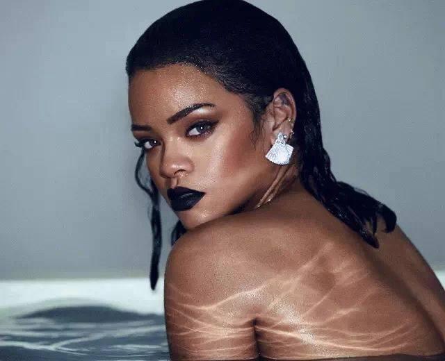 从小岛贫穷少女到国家英雄、全球最富有的女歌手，蕾哈娜的成长史