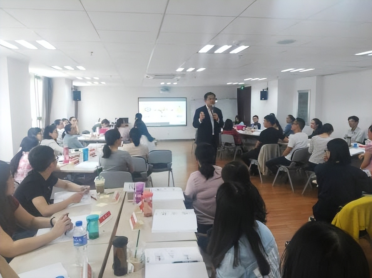 支行运营主管考核办法,对公资产业务主管行长具备的素质