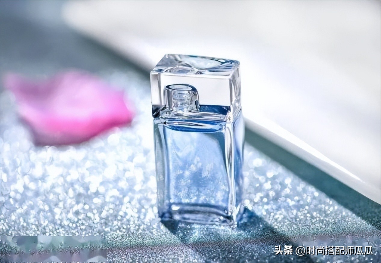 女人喷香水不好闻,女人开始喷香水说明什么原因
