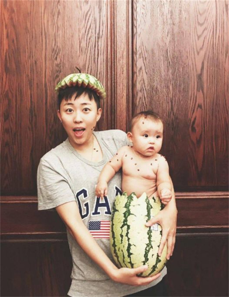 女总裁花50万生下孩子,26岁女总裁生了五国混血