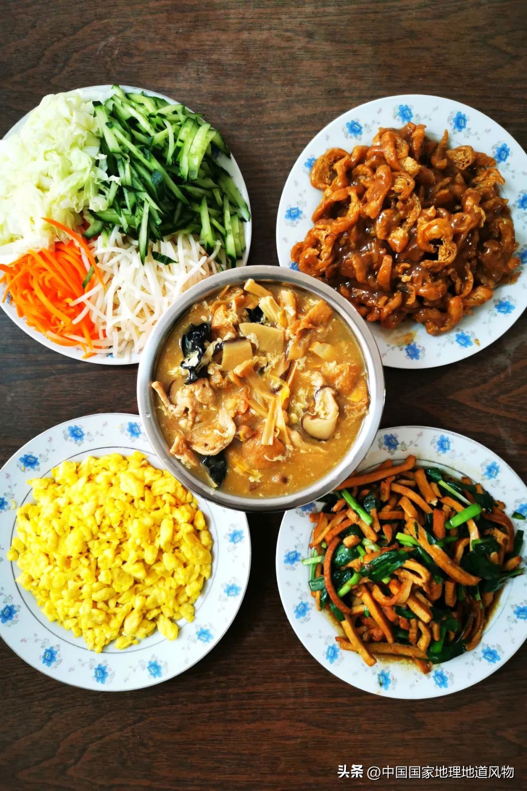 天津人的仪式感：打卤仨小时，“秃噜”五分钟