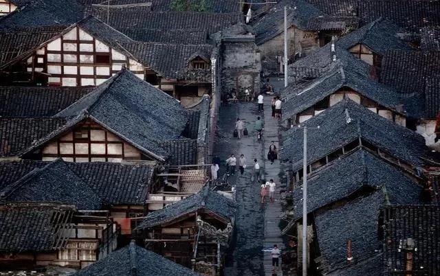 日军兽行：当着男人的面玷污了女儿，临走还残忍割下妻子乳房