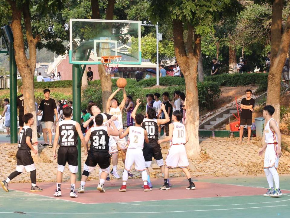 广州华立学院礼仪,广州华立学院外国语学院怎样