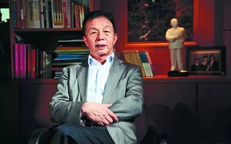 福建穷小子，靠卖卫生巾逆袭成富豪，身家22亿，合伙人却惨死