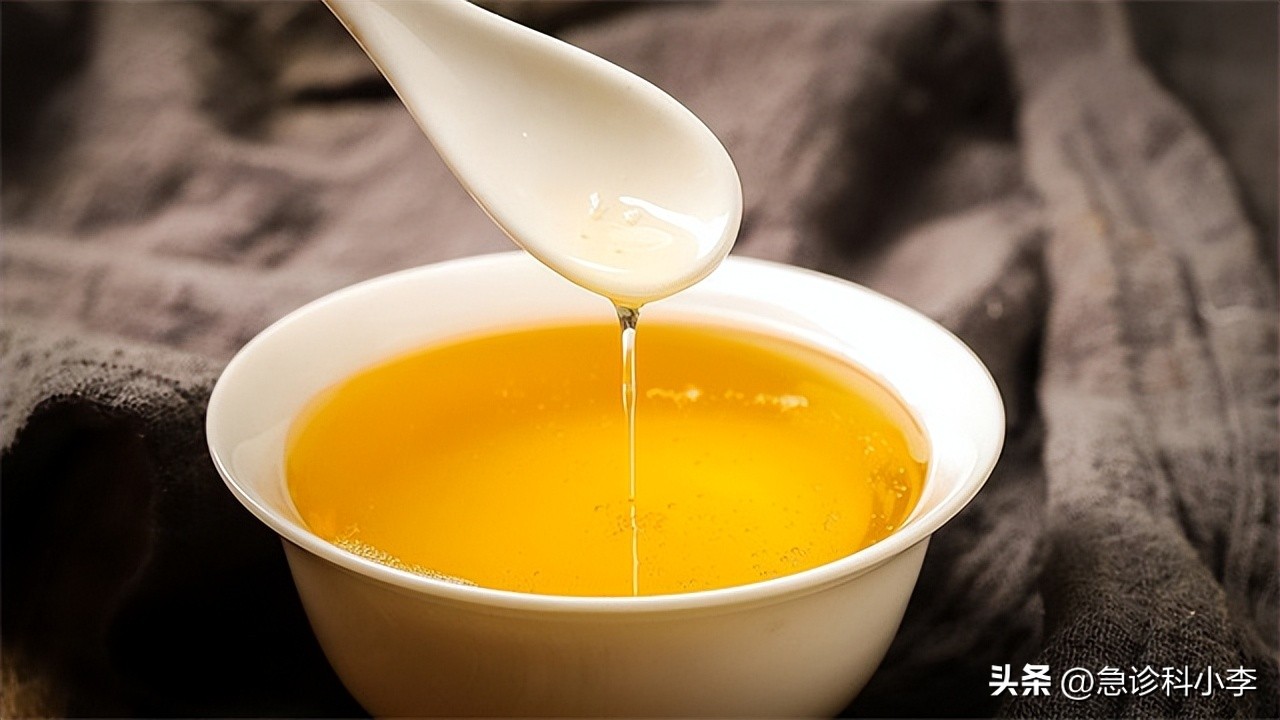 玉米油大豆油花生油哪个油更健康,什么样的花生油对人体有好处